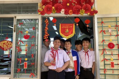 Trang trí lớp học đón Tết – Đón Xuân rộn ràng tại THCS Nguyễn Nghiêm